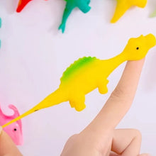 Laden Sie das Bild in den Galerie-Viewer, Schleuder Dinosaurier Spielzeug (Farben zufällig)